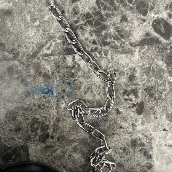 (Fake) Razor Blade Leather Chain Heart Bag - Picture 10 of 16